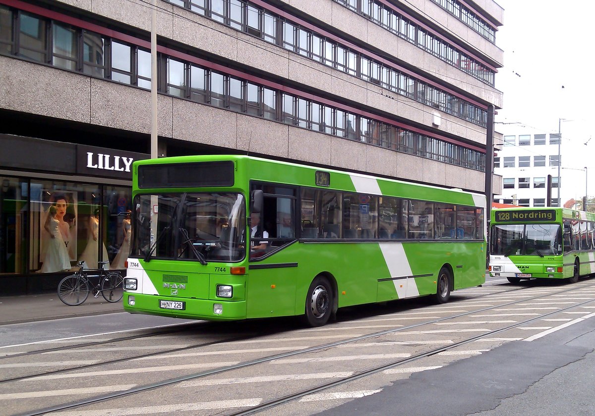 MAN SL 202. Aufgenommen in Hannover während der Tram und Bus Parade anlässlich der 125 Jahr Feier der Üstra Hannover. Aufnahme vom 25.05.2017