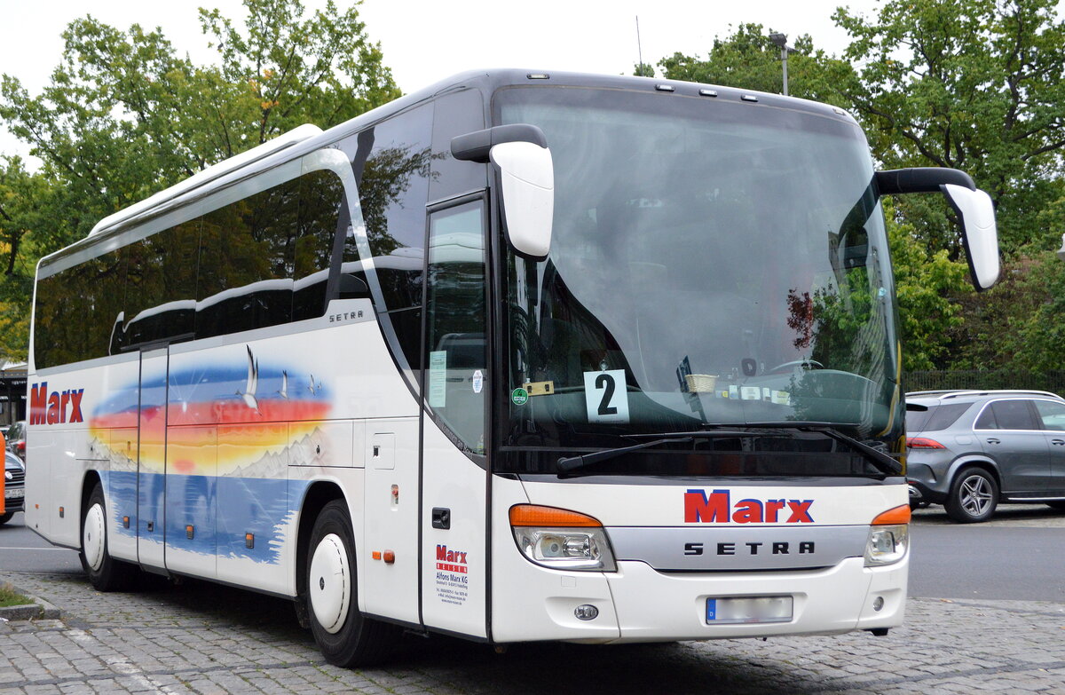 Marx Reisen Alfons Marx KG mit einem SETRA 411 HD Reisebus am 23.09.21 Parkplatz Berlin Zoologischer Garten.
