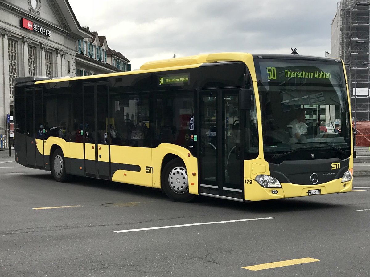 MB C2 179 der STI am 24.4.18 bei der Abfahrt vom Bhf Thun.