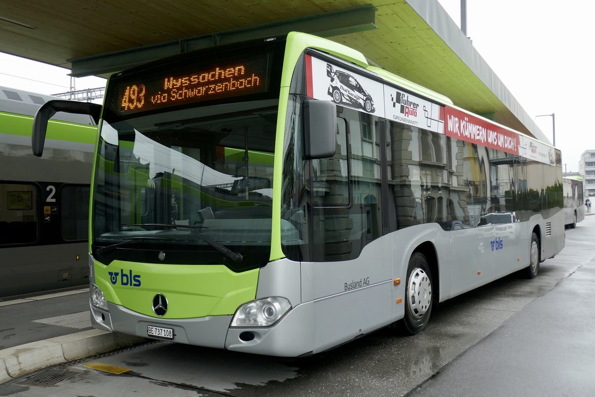 MB C2 Euro 5 108 der Busland AG am 13.5.20 auf dem Bahnhofplatz Huttwil.