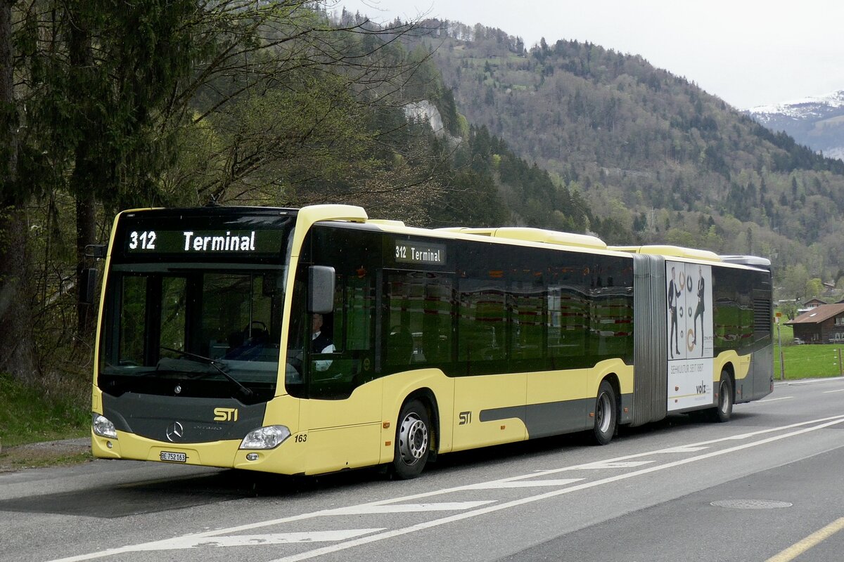 MB C2 G 163 der STI als Bahnersatz nach Grindelwald Terminal am 23.4.23 in Wilderswil.
