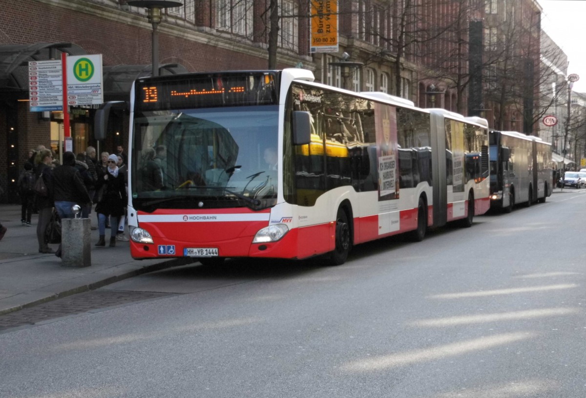 MB C2 G HHA 7444 auf Linie 109 am HBF/Mönckebergstr., 9.4.15