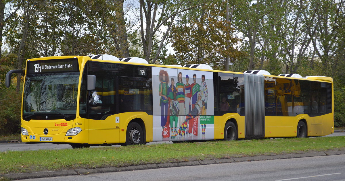 MB C2 GN18 Der Berliner Verkehrsbetriebe (BVG Nr. 4804) auf der Linie 154 am 10.10.19 Berlin Marzahn.