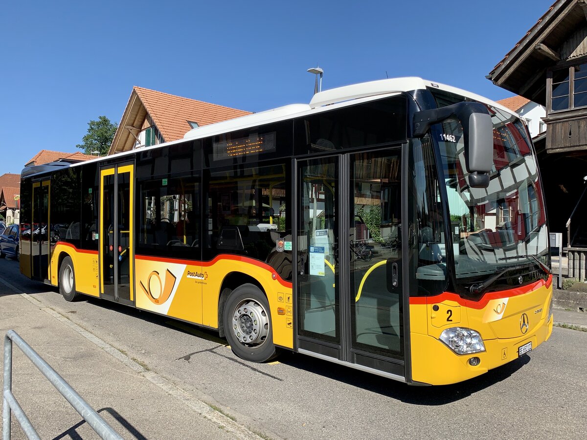 MB C2 Hybrid Nr. 2 '11462' von PostAuto Regie Laupen am 29.7.21 bei Mühleberg Post.