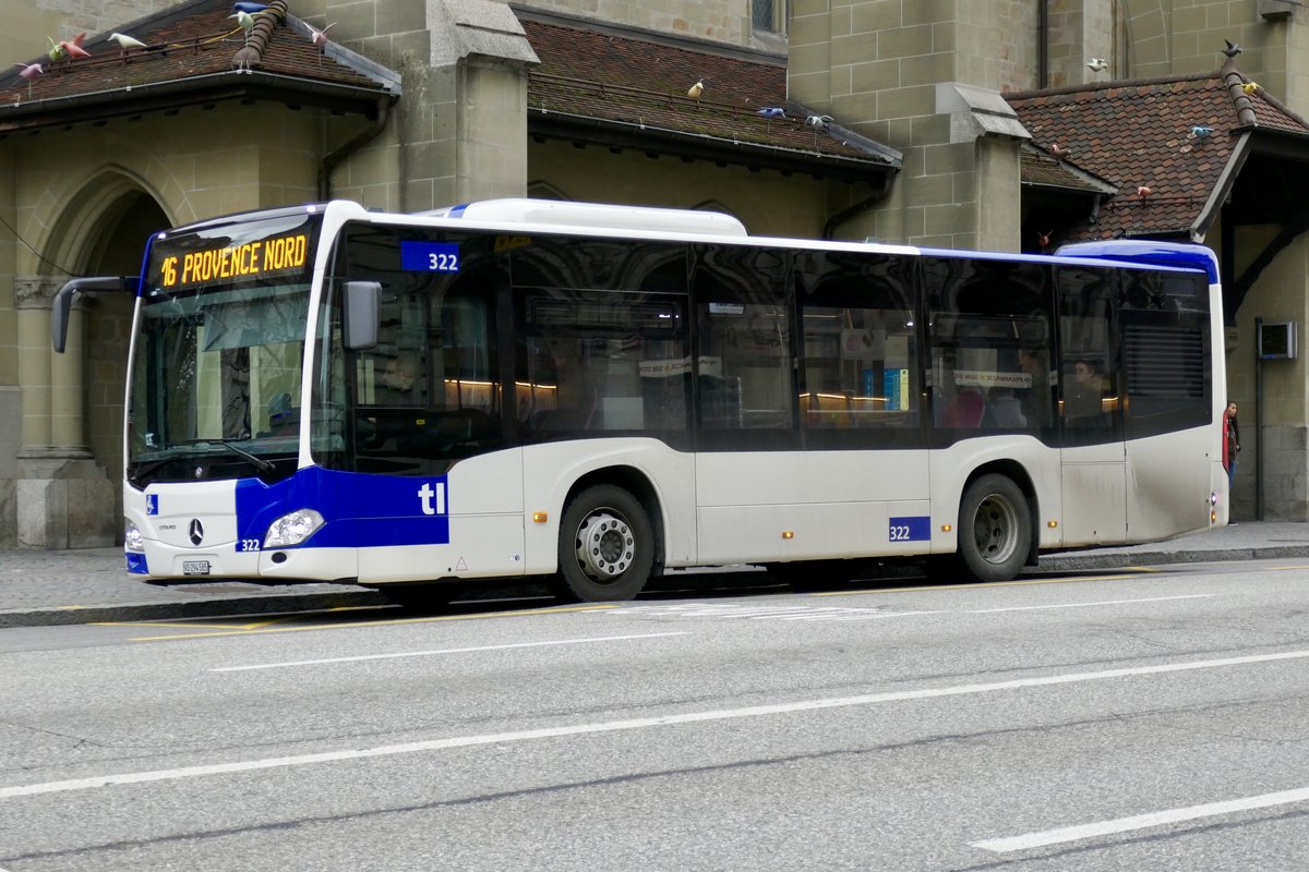 MB C2 K 322 der TL Lausanne am 10.2.19 an der Haltestelle St-Francois.