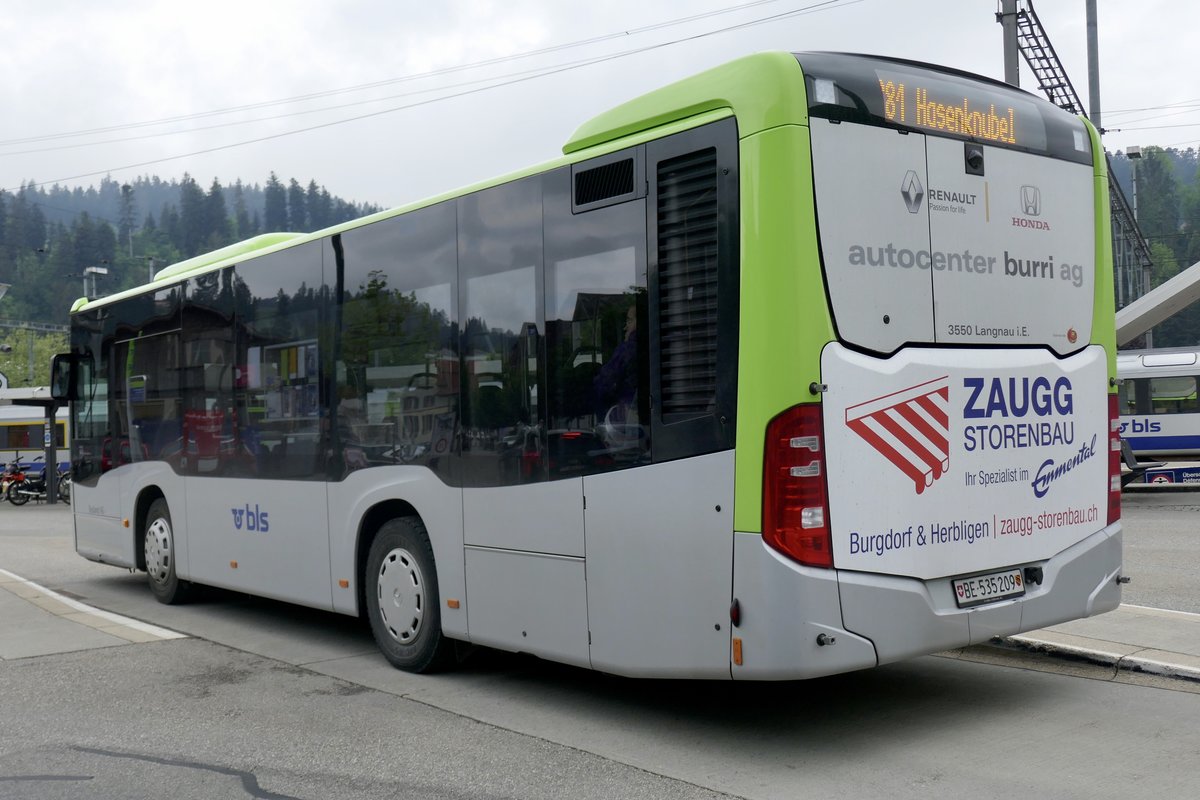 MB C2 K Hybrid 209 der Busland AG am 13.5.20 beim Bahnhof Langnau.