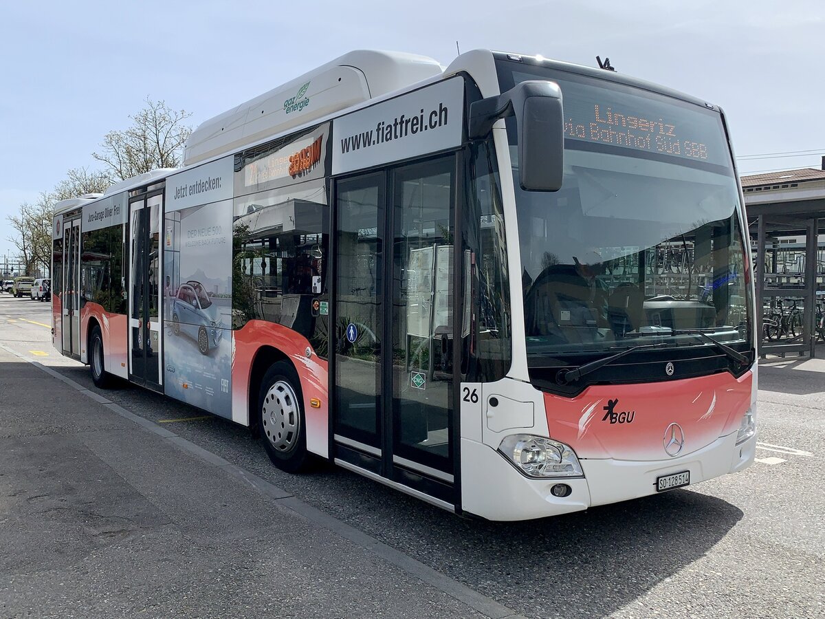 MB C2 NGT hybrid Nr. 26 der BGU am 13.4.22 bei der Ankunft beim Bahnhof Grenchen Süd.