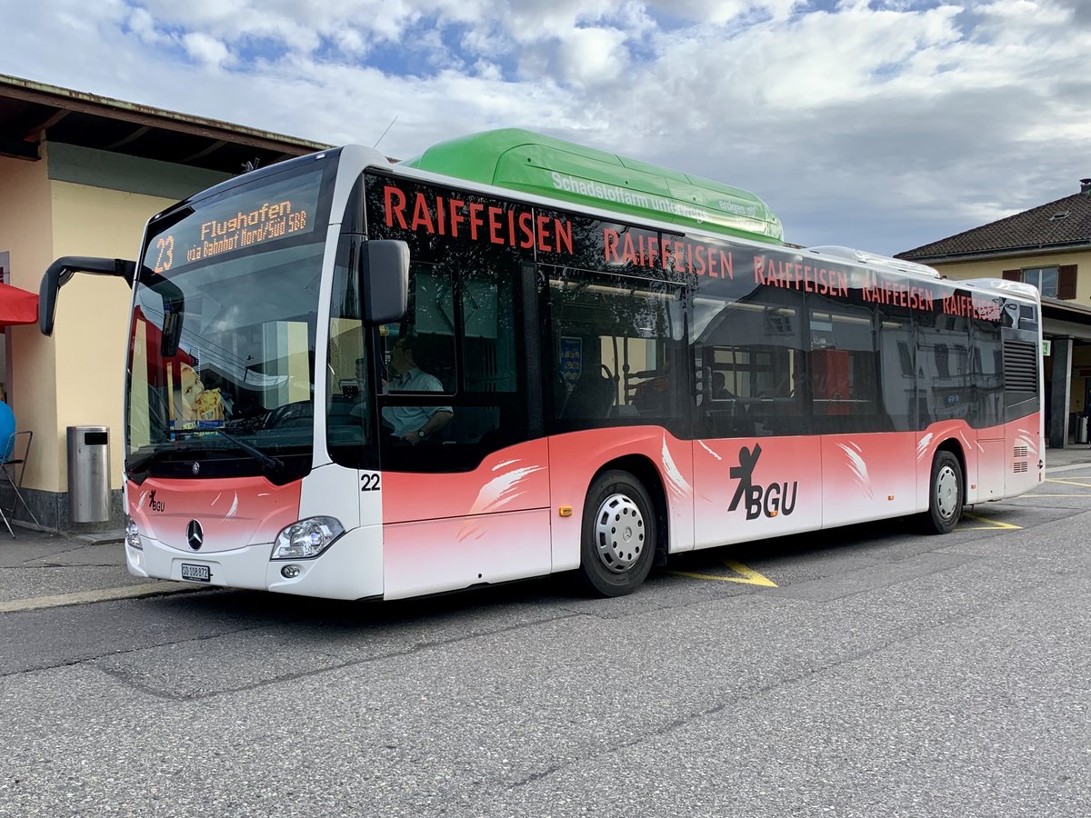 MB C2 NGT Nr. 22 der BGU am 10.5.19 beim Bhf Grenchen Süd am warten.