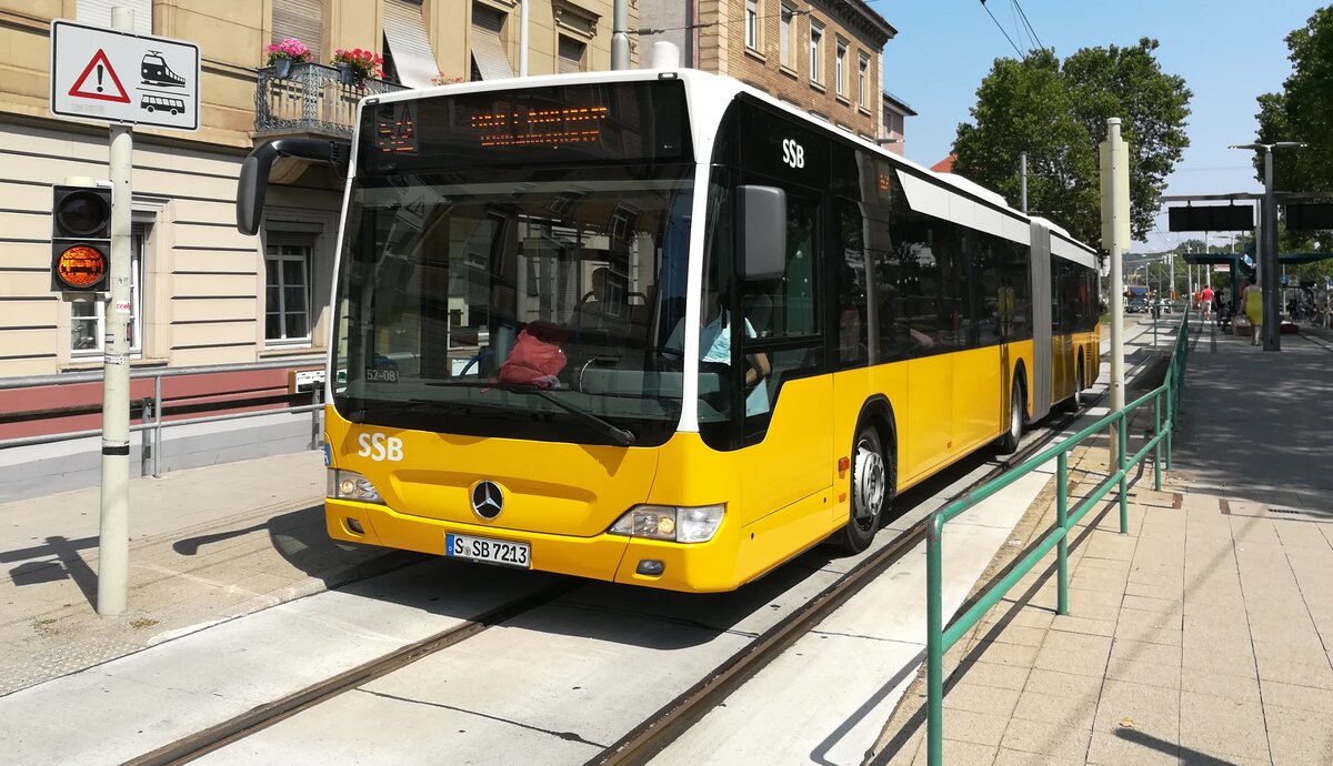 MB Citaro Bus 7213 der SSB, Linie 52, Haltestelle Rosensteinbr�cke, Stuttgart, am 23. Juli 2021.