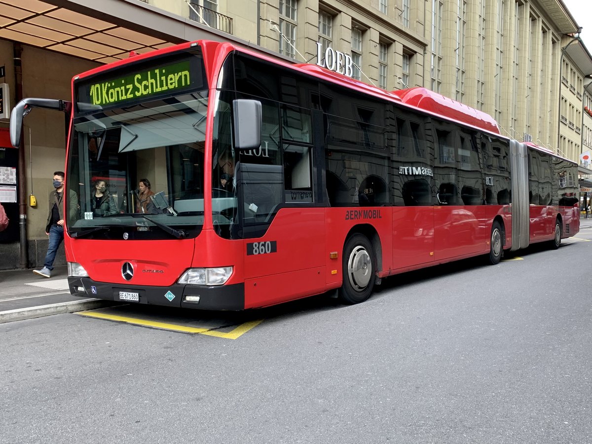 MB Citaro Facelift CNG 860 von Bernmobil am 12.10.20 beim Bahnhof Bern.