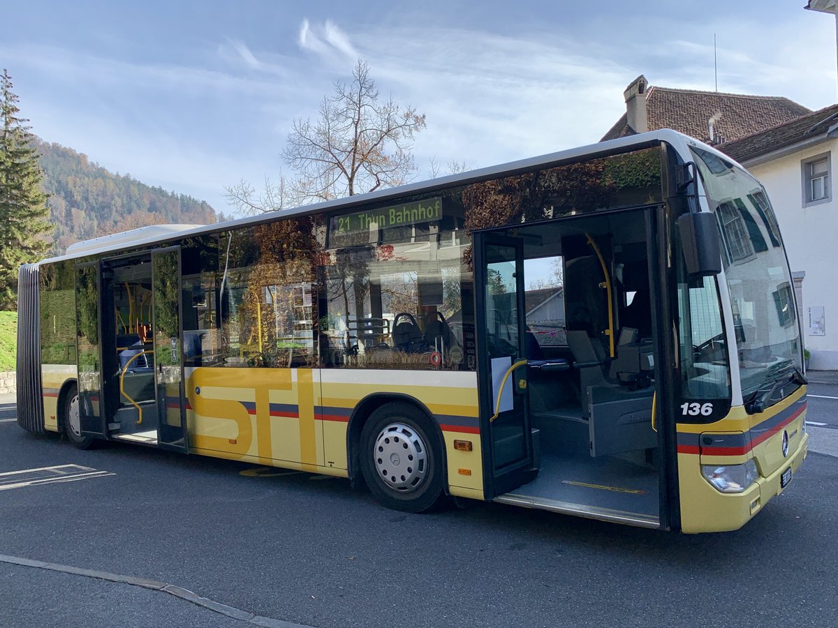 MB Citaro Facelift G 136 der STI am 10.11.20 bei der Wendeschleife in Oberhofen am Thunersee.