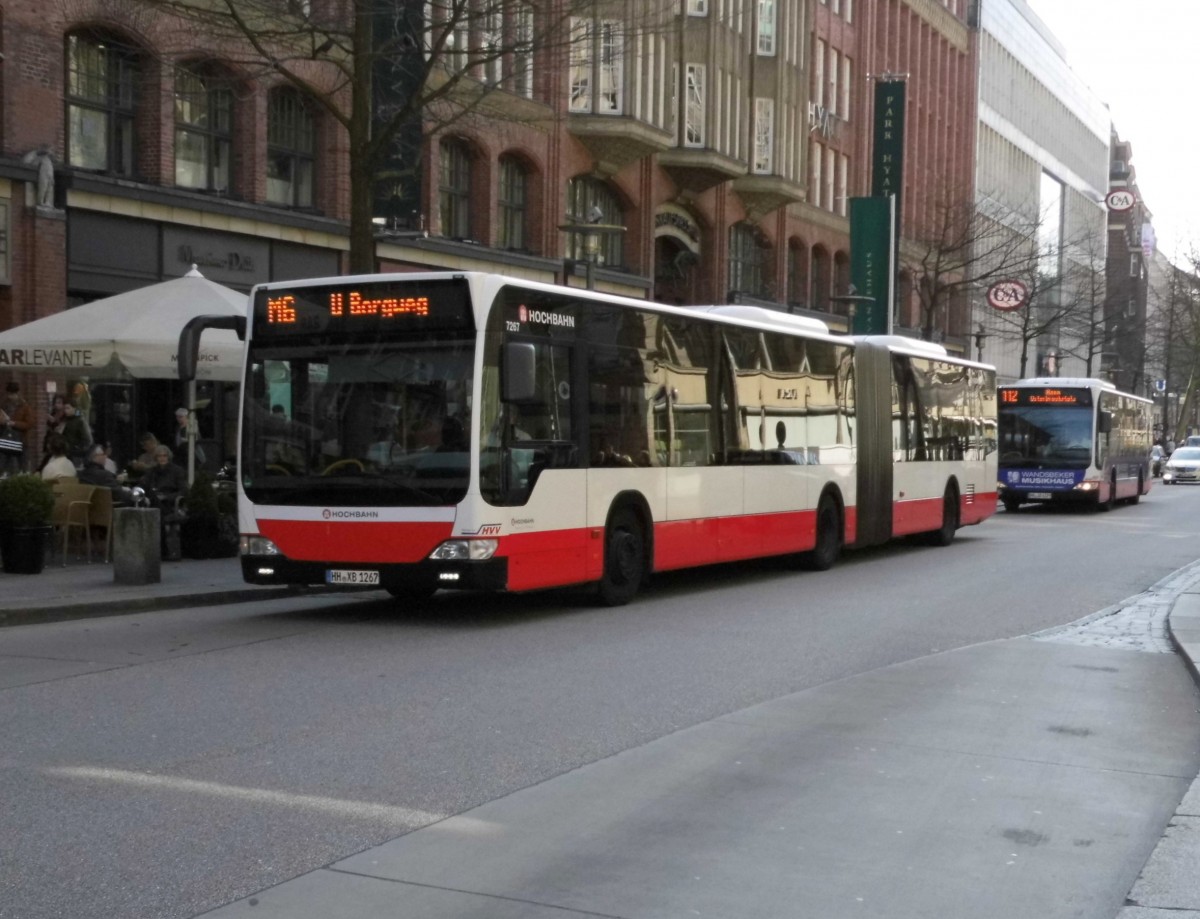MB Citaro Facelift G HHA 7267 auf Linie M6 am HBF/Mönckebergstr., 9.4.15