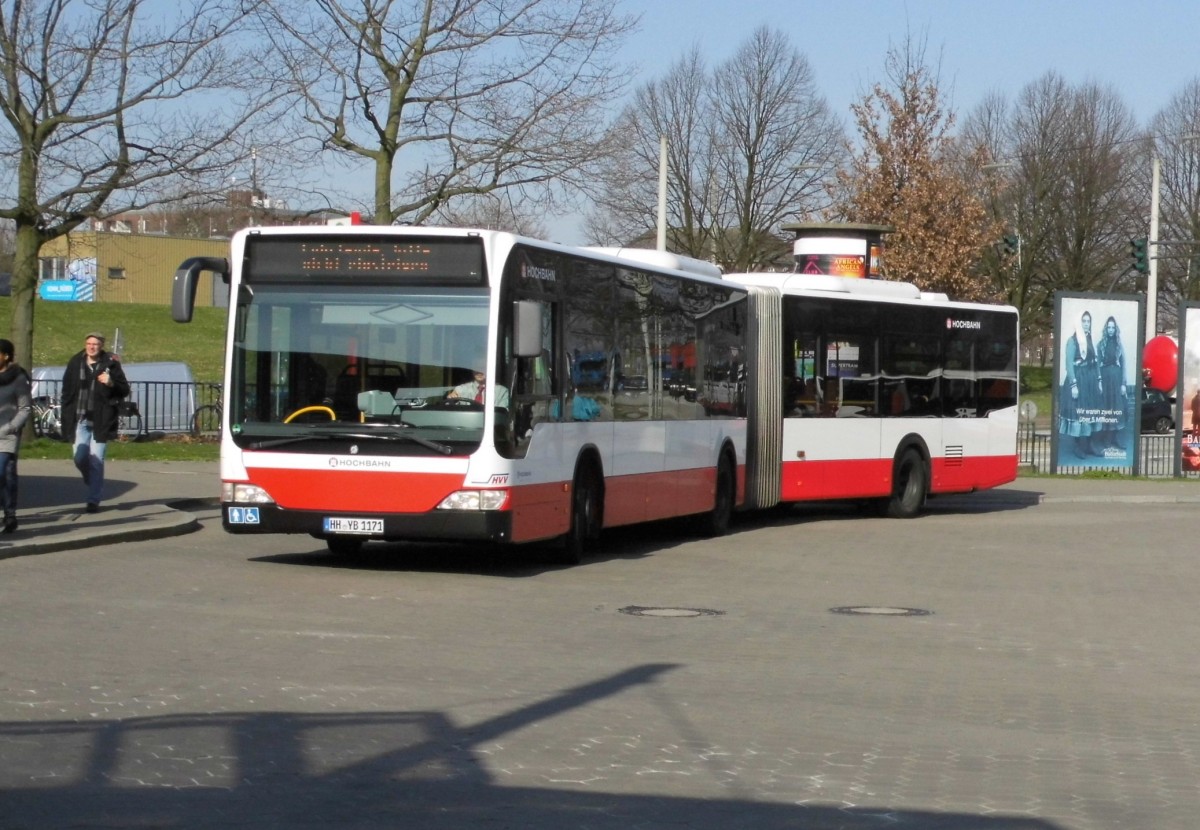 MB Citaro Facelift G HHA 7101 auf Linie M13 am S Veddel, 9.4.15