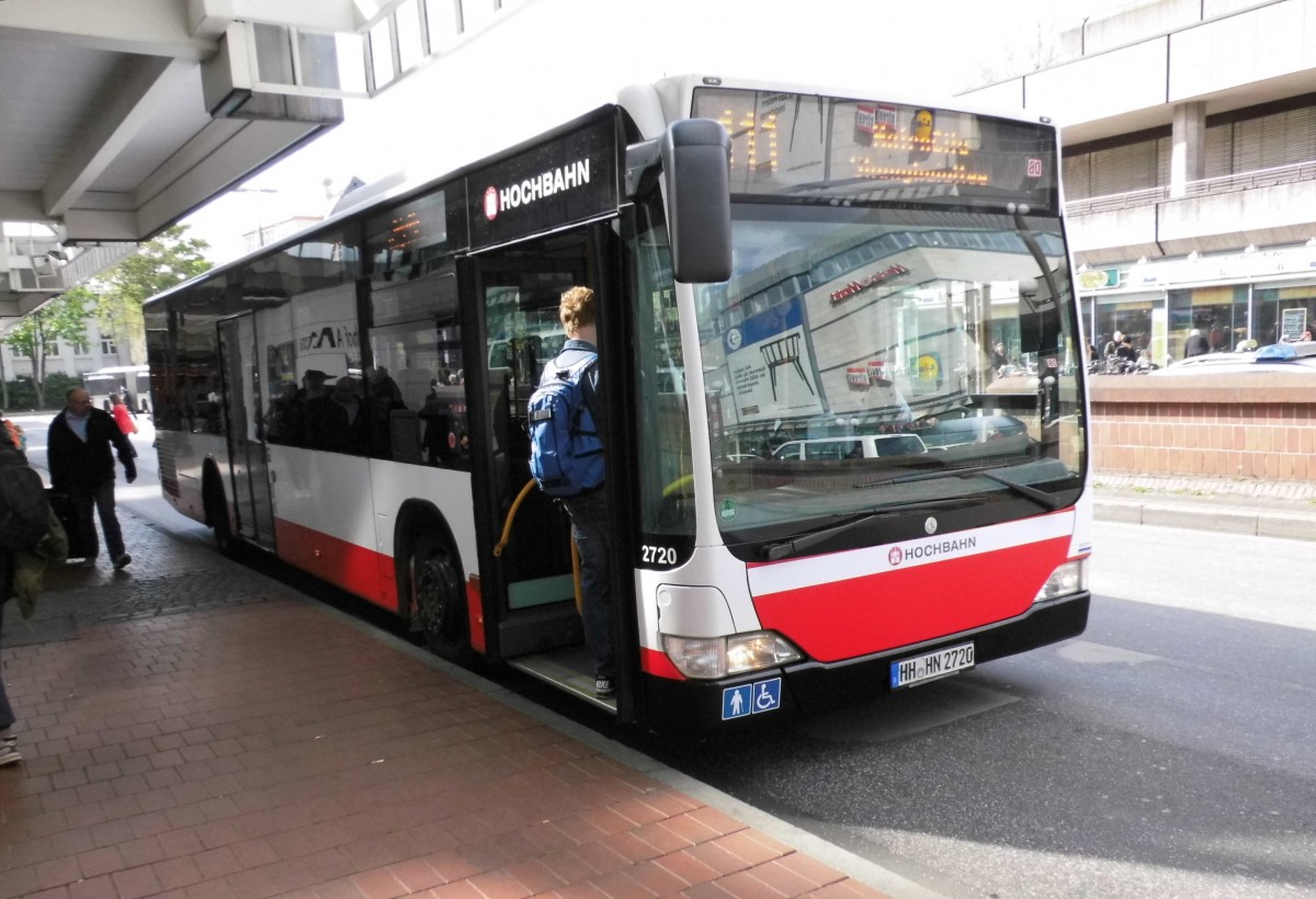 MB Citaro Facelift HHA 2720 auf Linie 111 am Bf.Altona, 2.5.15