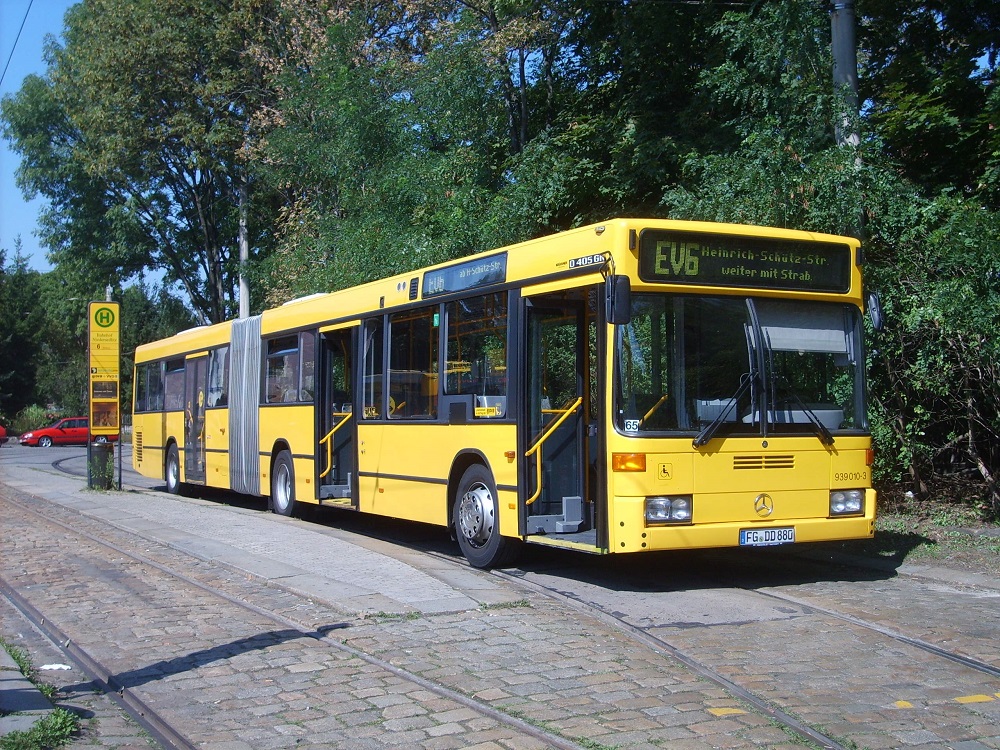 MB O 405 GN2 - FG DD 880 - Wagen 939 010 - in Dresden, S-Bf. Niedersedlitz - am 5-Oktober-2015