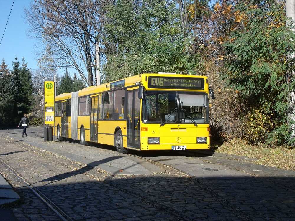 MB O 405 GN2 - FG DD 660 - Wagen 939 009 - in Dresden, S-Bf. Niedersedlitz - am 2-November-2015