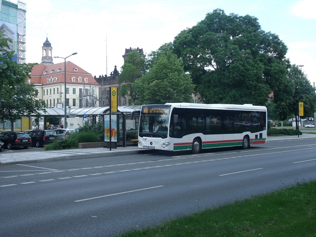 MB O 530 C2 LE Ü Citaro - FG RM 427 - Wagen 2427 - in Dresden, St. Petersburger Straße - am 4-Juni 2016