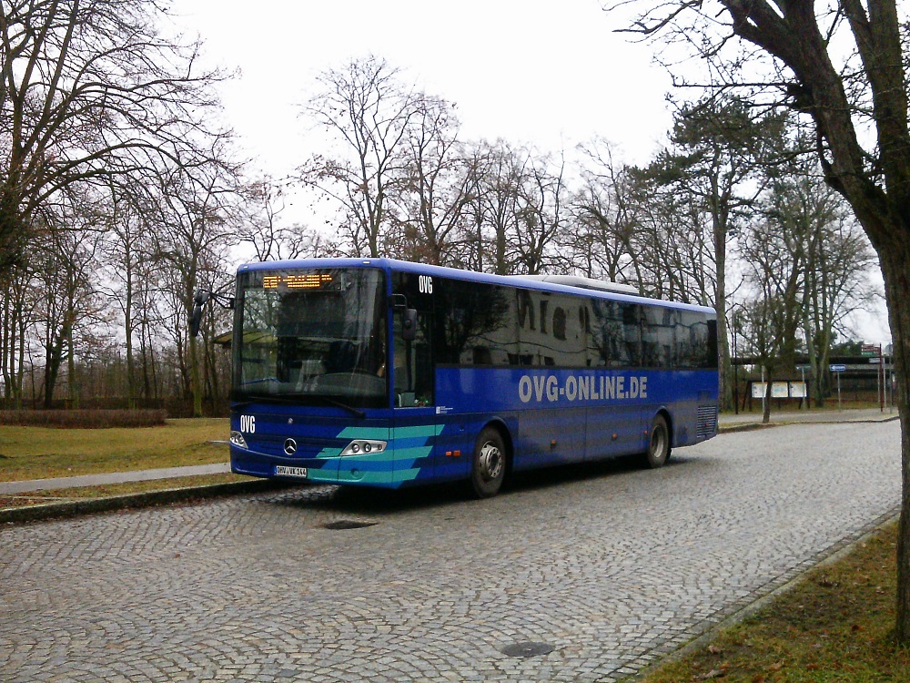 MB O 560 Intouro - OHV VK 144 - in Fürstenberg (Havel), Bahnhof - am 15-Februar-2016
