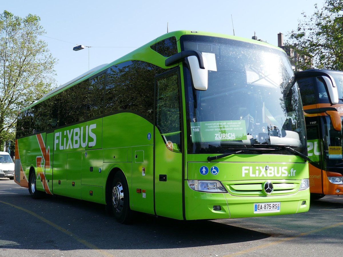 MB Travego von Flixbus bei der Carstation Sihlquai, am 28.5.2016.