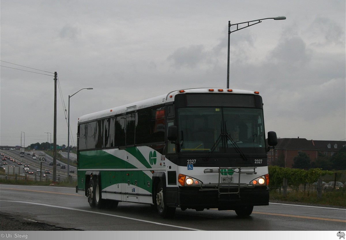 MCI D4500  GO Transit  aufgenommen am 7. September 2013 in Oshawa, Ontario / Kanada.