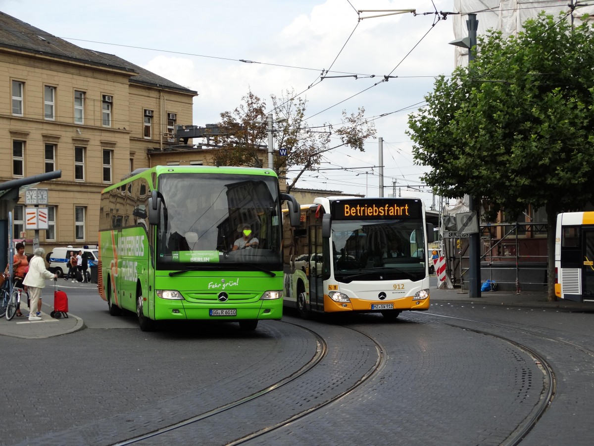 MeinFernbus/Flixbus Mercedes Benz Tourismo und MVG Mercedes Benz Citaro C2 G treffen sich am 19.08.15 in Mainz