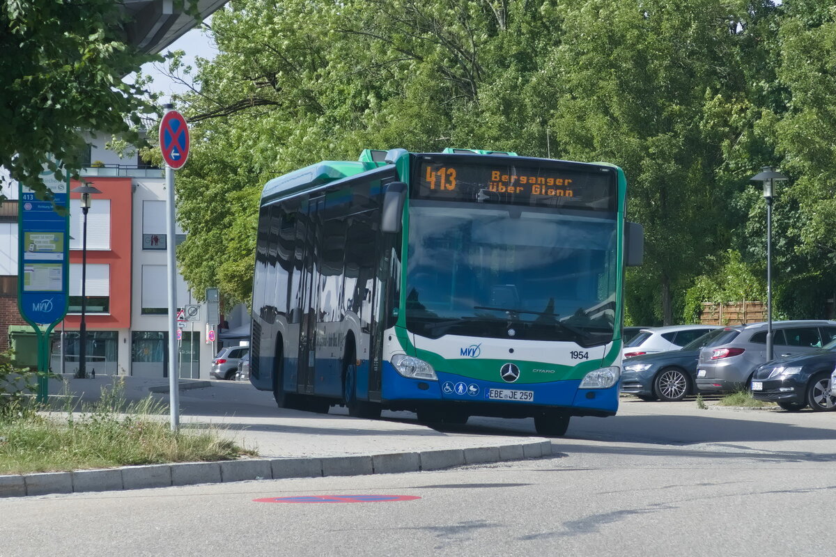 Mercedes-Benz Citaro 2. Generation (EBE-JE 259) als Linie 413 an der Haltestelle Höhenkirchen-Siegertsbrunn (S-Bahn). Aufgenommen 14.7.2022.