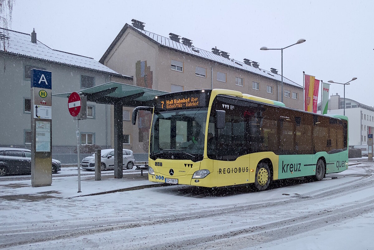 Mercedes-Benz Citaro 2. Generation von Ledermair (SZ-799TI) als Stadtbus Hall Linie 2 am Bhf. Hall in Tirol. Aufgenommen 8.1.2026.