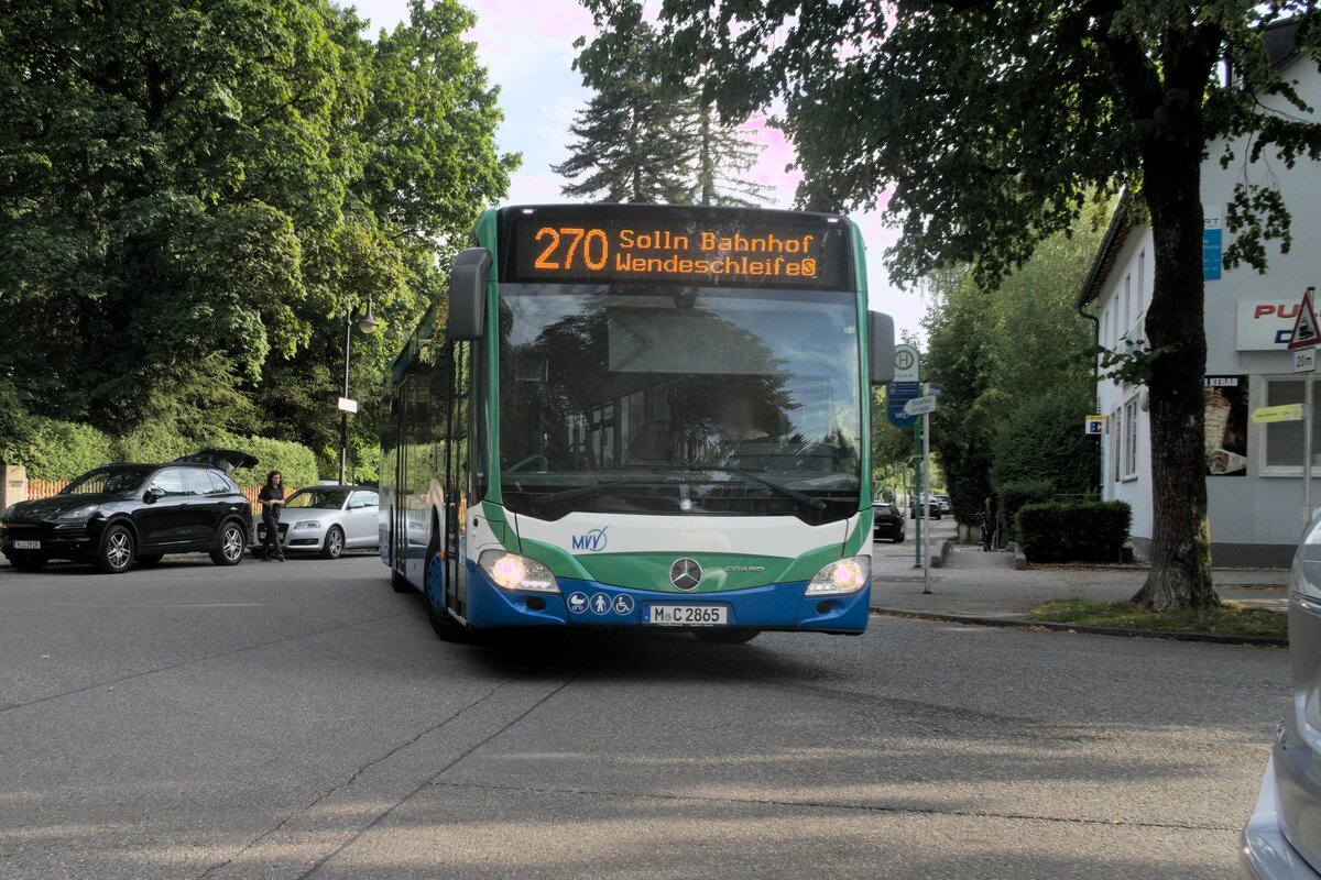 Mercedes-Benz Citaro 2. Generation (M-C 2865) als Linie 270 bei der Haltestelle Pullach S-Bahn. Aufgenommen 25.8.2022.