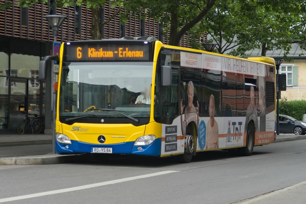 Mercedes-Benz Citaro 2. Generation von Stadtverkehr Rosenheim (RO-YS 84) als Linie 6 an der Haltestelle Rosenheim Stadtmitte. Aufgenommen 3.6.2022.