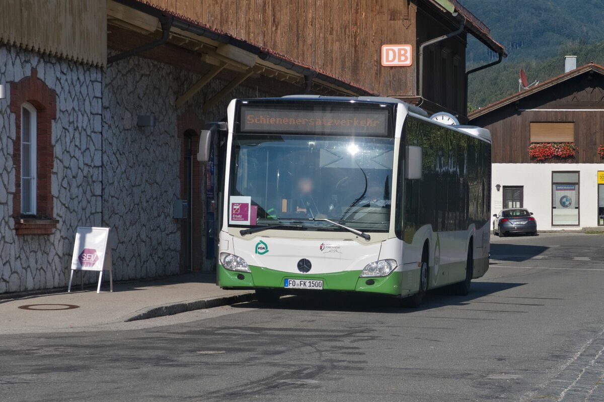 Mercedes-Benz Citaro 2. Generation vom Verkehrsverbund VGN/Landkreis Forchheim als Schienenersatzverkehr am Bhf. Kochel am See. Aufgenommen 30.8.2022.