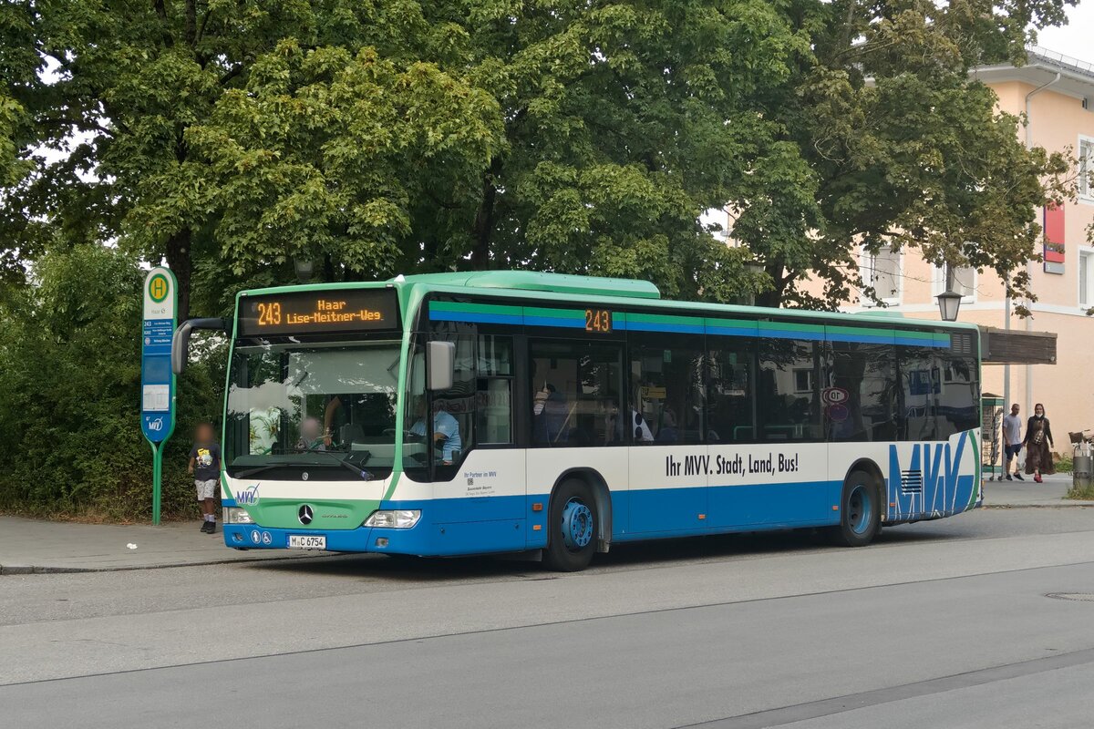 Mercedes-Benz Citaro Facelift von Busverkehr Bayern/DB Regio Bus Bayern GmbH (M-C 6754) als Linie 243 an der Haltestelle Haar S-Bahnhof. Aufgenommen 5.8.2022.