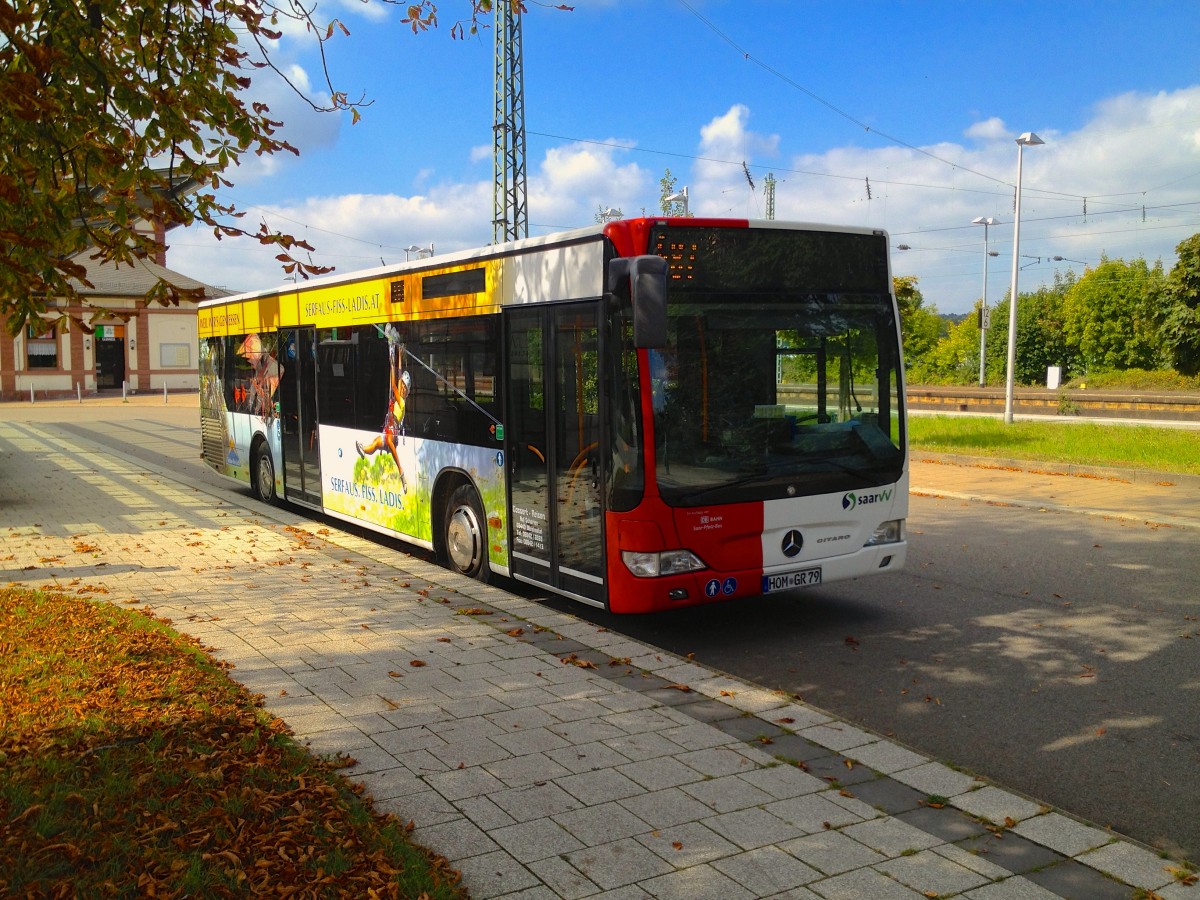 Mercedes-Benz Citaro Facelift (HOM-GR 79) von Gassert Reisen aus Blieskastel, der im Auftrag von Saar-Pfalz-Bus unterwegs ist. Aufgenommen am Bahnhof St. Ingbert am 10.09.2014.