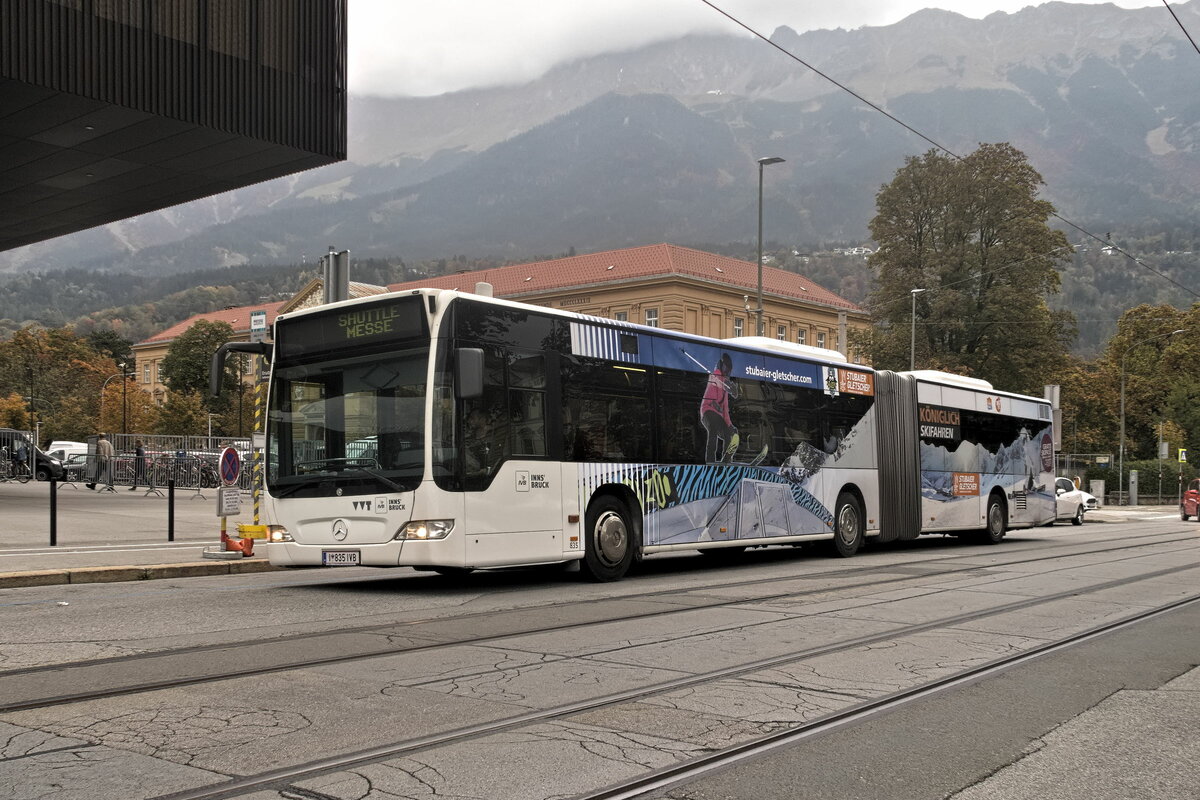Mercedes-Benz Citaro Facelift der Innsbrucker Verkehrsbetriebe (Bus Nr. 835) als Messeshuttle in Innsbruck, Claudiastraße. Aufgenommen 8.10.2022.