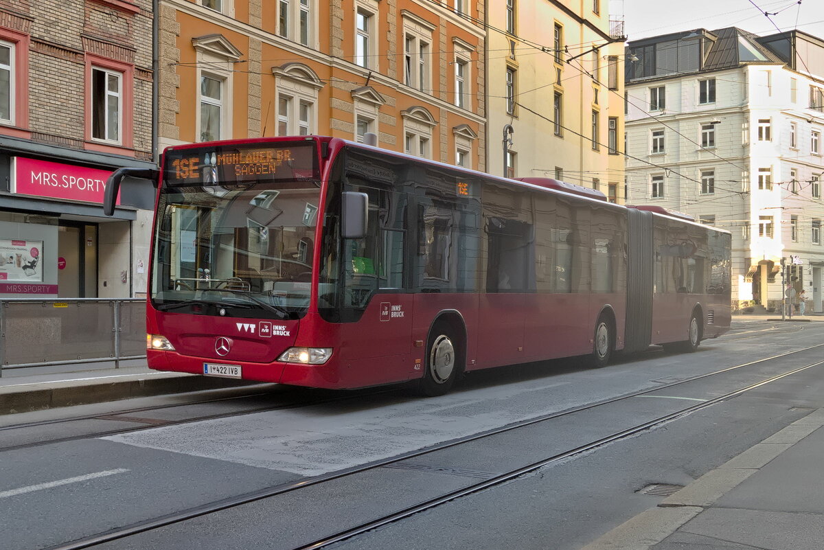 Mercedes-Benz Citaro Facelift der Innsbrucker Verkehrsbetriebe (Bus Nr. 422) als Schienenersatzverkehr für die Straßenbahnlinie 1 an der Haltestelle Innsbruck Bürgerstraße. Aufgenommen 3.10.2023.