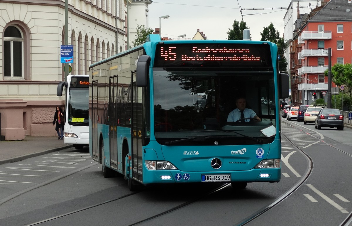 Mercedes Benz Citaro K am 24.05.14 in Frankfurt am Main Süd Bhf auf der 45