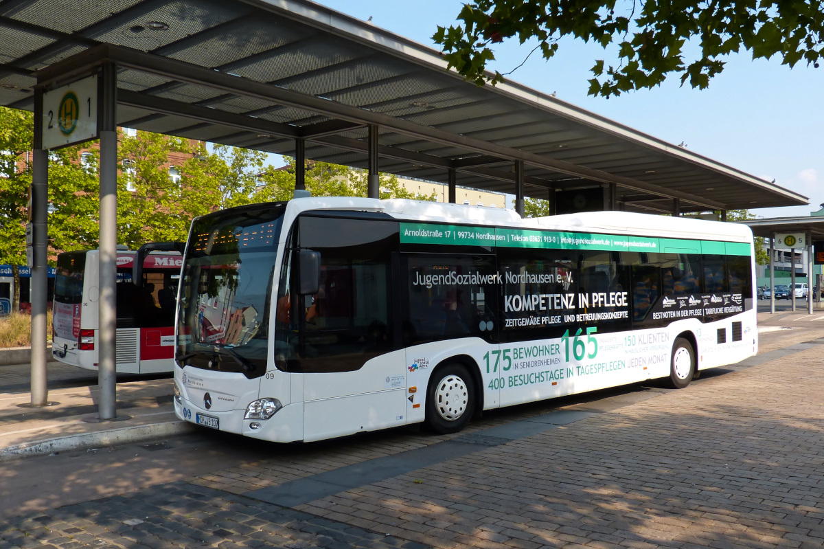 Mercedes Benz Citaro der Verkehrsbetriebe Nordhausen. Busbahnhof am Bahnhofsvorplatz Nordhausen 10.09.2016