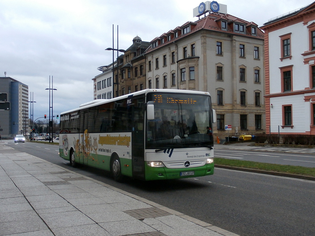 Mercedes-Benz Integro II der Regionalverkehr Erzgebirge #11-8437 auf der Linie 210 in Chemnitz. (23.12.2014)