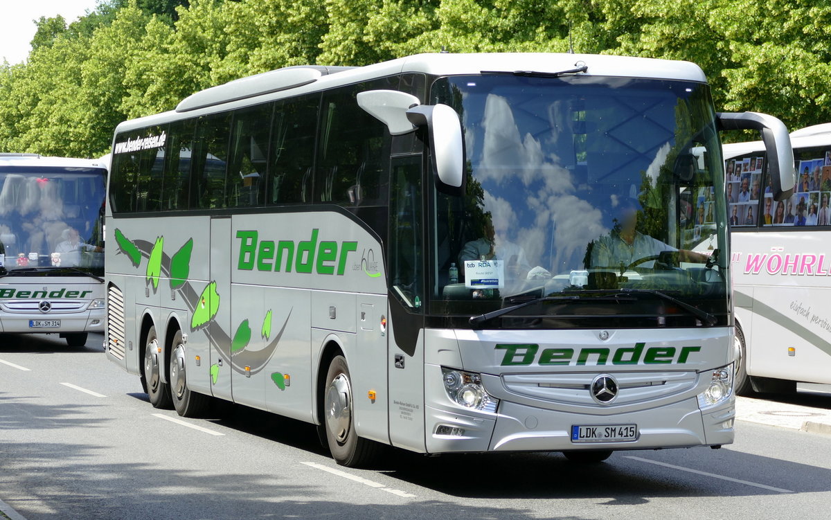 Mercedes-Benz MB Tourismo von Bender Reisen GmbH. Berlin, Busdemo im Juni 2020. (busretten)