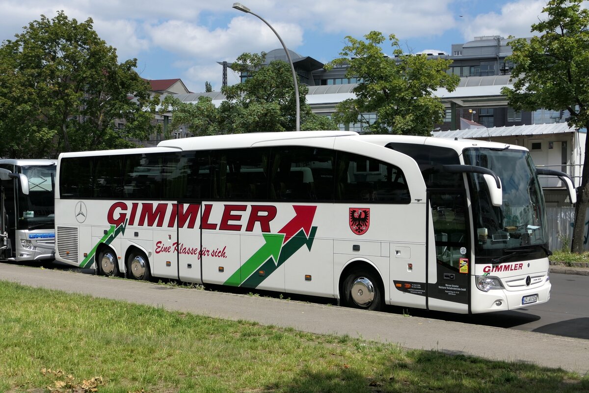 Mercedes-Benz MB Travego von Gimmler- Wetzlaer Verkehrsbetriebe GmbH. Berlin im Juni 2024.
