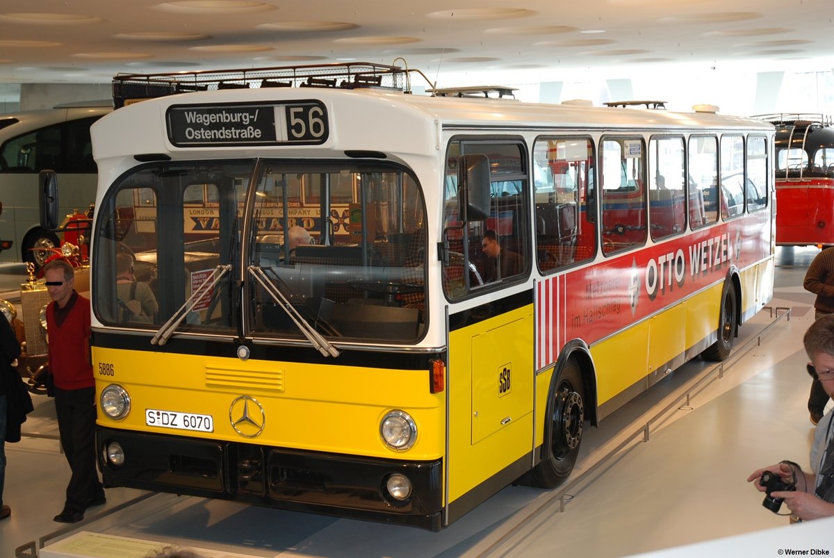 Mercedes-Benz O 305 Standard-Linienbus (1980) im Mercedes-Benz Museum - 29.03.2008