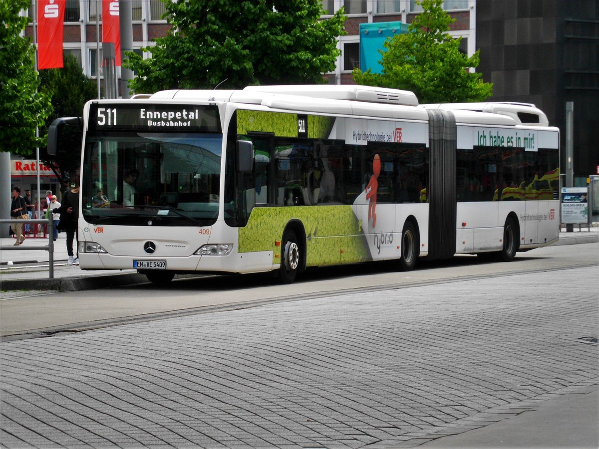 Mercedes-Benz O 530 GDH (Citaro Hybrid) auf der Linie 511 nach Ennepetal Busbahnhof an der Haltestelle Sparkassenkarree/Stadtmitte.(13.7.2017)

