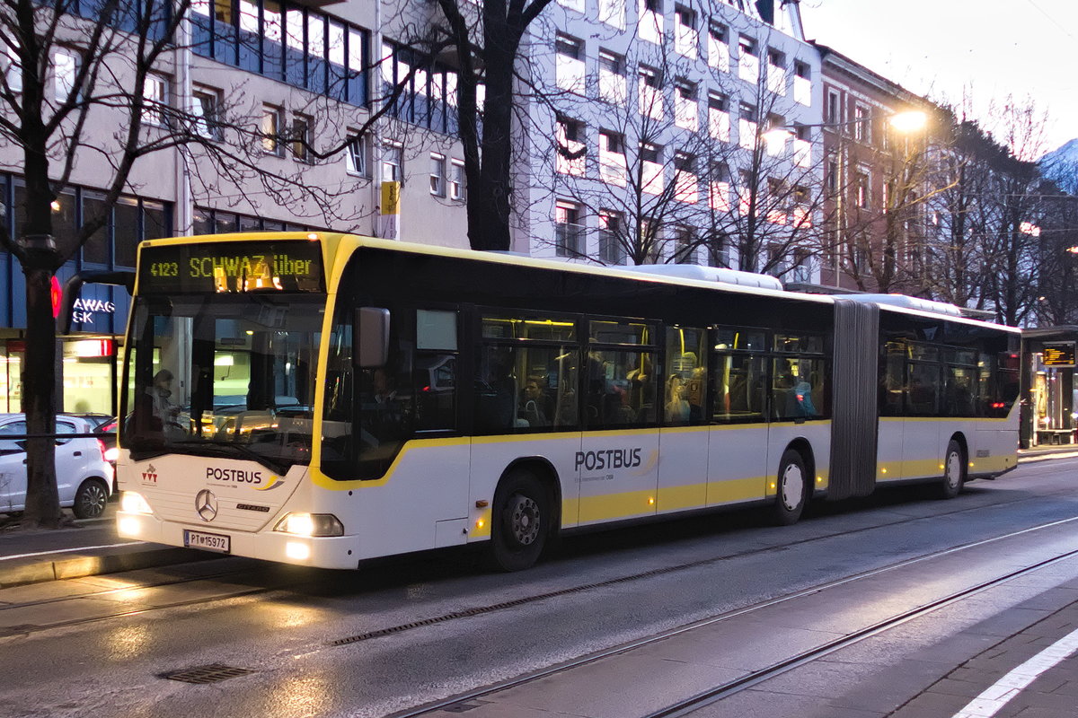 Mercedes-Benz O 530 I (Citaro) von Postbus PT-15972 als Linie 4123 an der Haltestelle Marktplatz in Innsbruck. aufgenommen 20.12.2018.