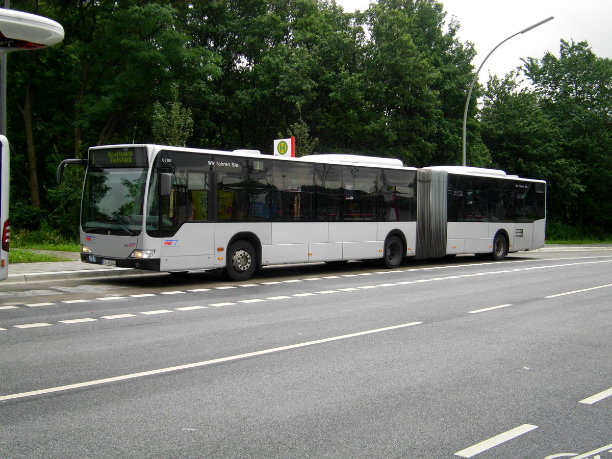 Mercedes-Benz O 530 II (Citaro Facelift) auf der Linie 3 nach Trabrennbahn Bahnrenfeld an der Haltestelle Kraftwerk Tiefstack.(5.07.2017) 
