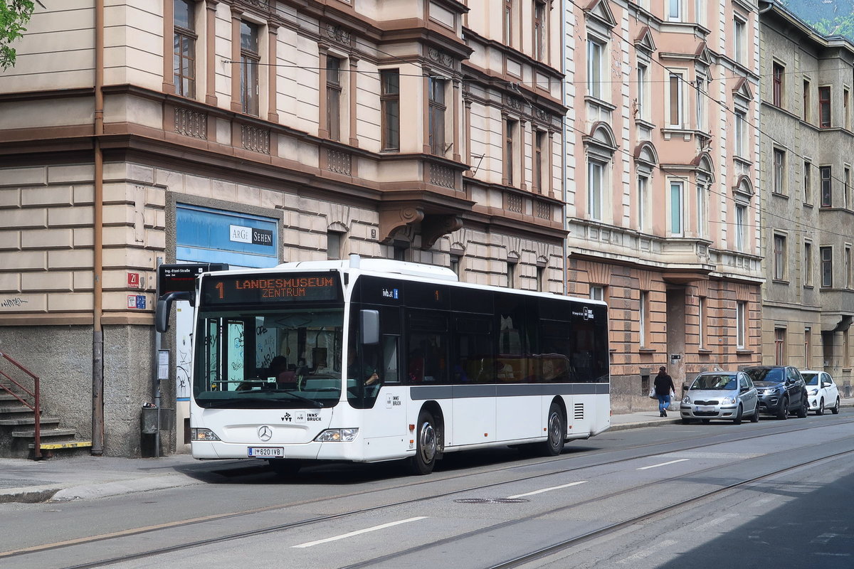 Mercedes-Benz O 530 II (Citaro Facelift) der Innsbrucker Verkehrsbetriebe, Bus Nr. 620, als Schienenersatzverkehr der Linie 1 an der Haltestelle Ing.-Etzel-Str. Aufgenommen 14.5.2018.