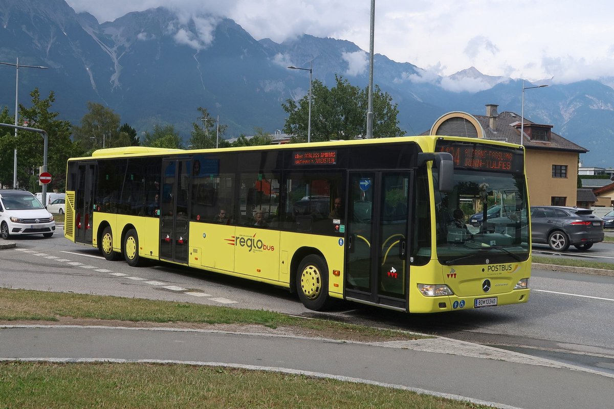 Mercedes-Benz O 530 II (Citaro Facelift) von Postbus BD-13340 als Linie 4134 in Anfahrt auf die Haltestelle Landessportcenter in Innsbruck. Aufgenommen 5.7.2018.