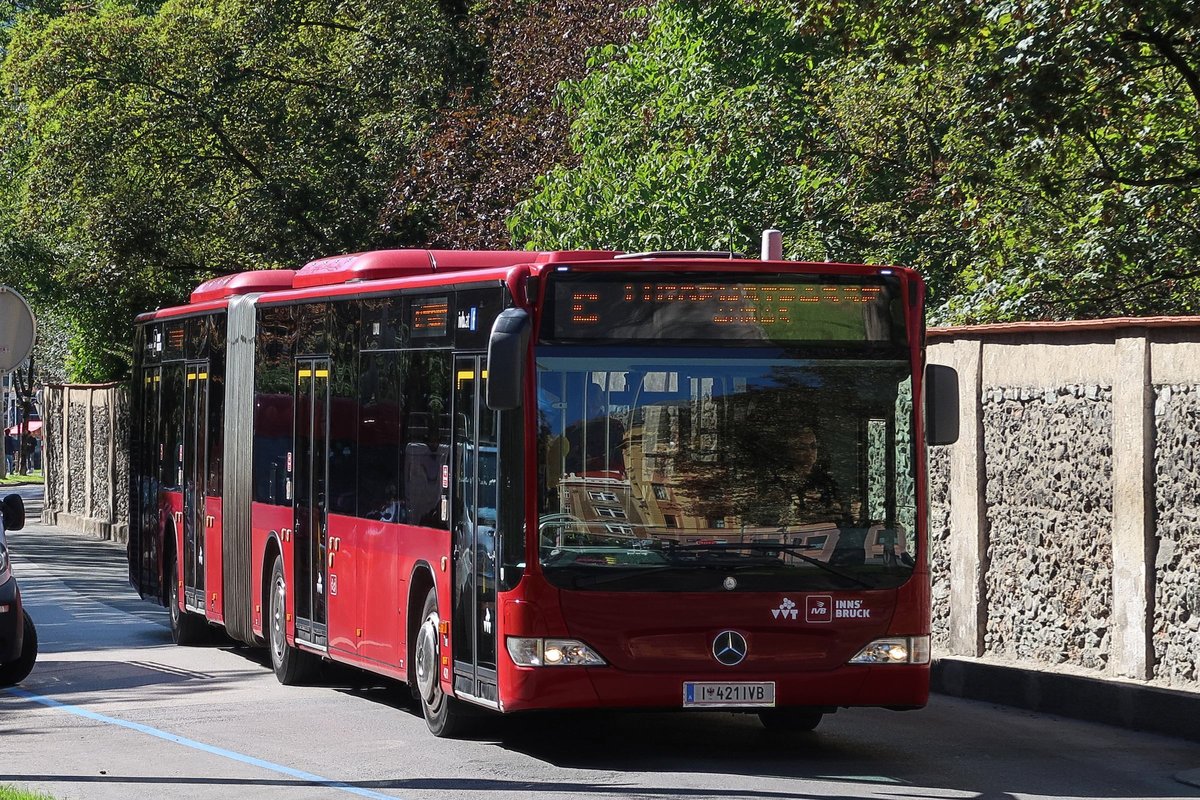 Mercedes-Benz O 530 II (Citaro Facelift) der Innsbrucker Verkehrsbetriebe, Bus Nr. 421, ist als Linie C wegen der Rad-WM über die König-Laurin-Straße umgeleitet. Aufgenommen 26.9.2018.