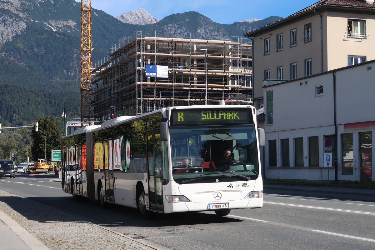 Mercedes-Benz O 530 II (Citaro Facelift) der Innsbrucker Verkehrsbetriebe, Bus Nr. 699, als Linie R am Langen Weg, endet wegen der Rad-WM an der innenstadtnahen Haltestelle Sillpark. Aufgenommen 26.9.2018.