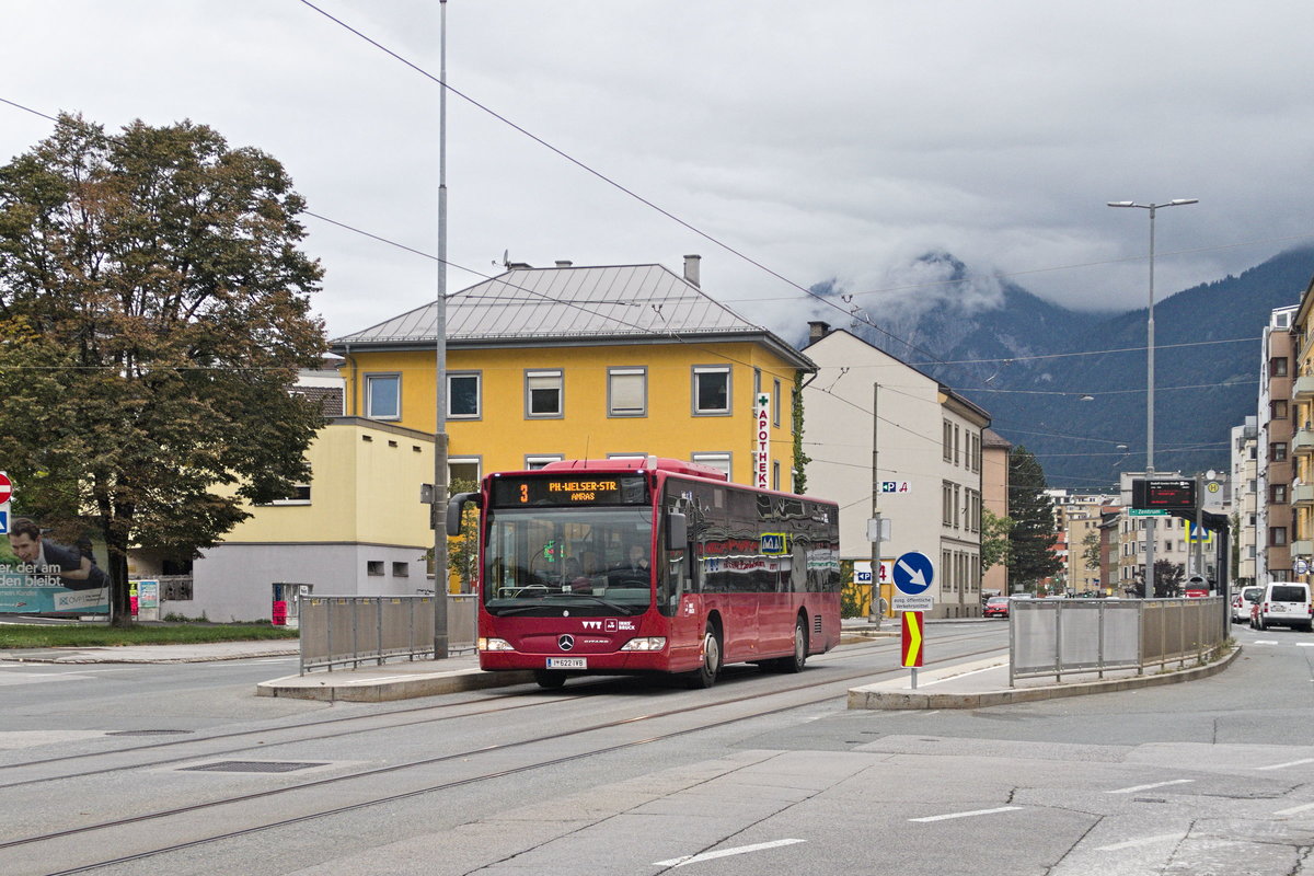 Mercedes-Benz O 530 II (Citaro Facelift) der Innsbrucker Verkehrsbetriebe, Bus Nr. 622, als Schienenersatzverkehr für die Straßenbahnlinie 3 an der Haltestelle Rudolf-Greinz-Straße. Aufgenommen 28.9.2019.