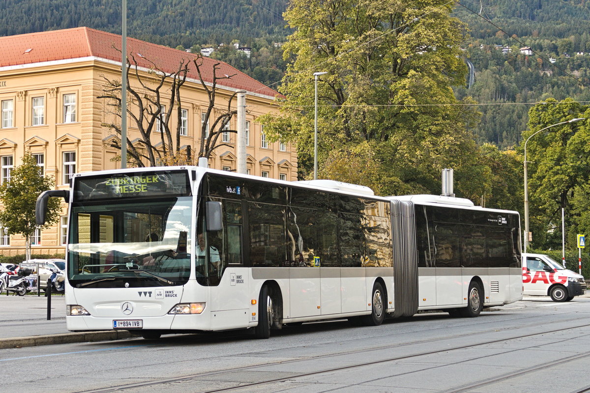 Mercedes-Benz O 530 II (Citaro Facelift), Bus Nr. 894 der Innsbrucker Verkehrsbetriebe, als Messezubringer bei der Messe, Claudiastraße. Aufgenommen 10.10.2019.