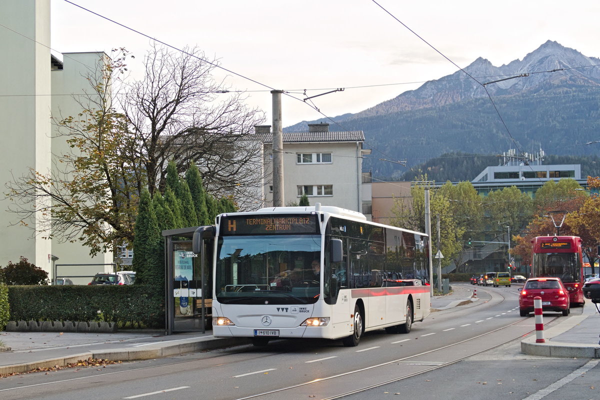 Mercedes-Benz O 530 II (Citaro Facelift) der Innsbrucker Verkehrsbetriebe, Bus Nr. 610, als Linie H an der Haltestelle Luis-Zuegg-Straße. Aufgenommen 23.10.2019.